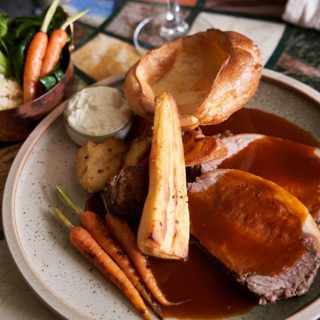 The highlight of the weekend is serving up a Sunday Roast with local ingredients and a touch of flair! The satisfying feeling of guests diving in and enjoying all the flavours of the pub classic.