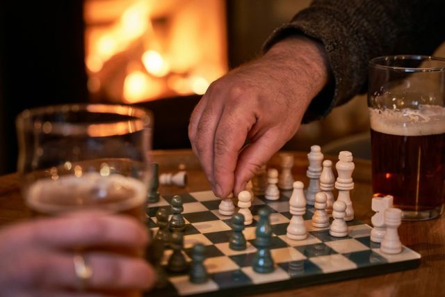 Delicious dinner, refreshing pint and roaring fire...

Checkmate to the perfect evening.

#Easton #Winchester #Hampshire #CountryPub