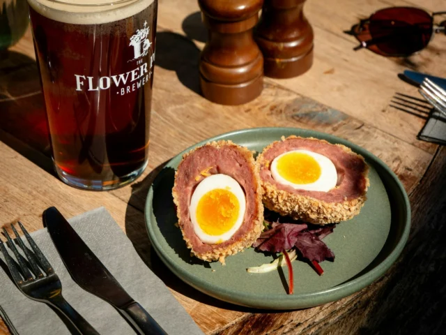 Clock out and come on down.

Delicious bites, local ales, and a spot on the terrace – the perfect way to end the week 🍻

#PostWorkPint #CountryPub #Hampshire #Winchester #Easton