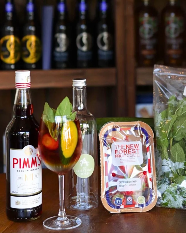 Nothing says summer like Pimm’s...🐴☀️
Grab our Pimm’s Hamper from the farm shop for £28.50, packed with all the essentials – includes Pimm’s, New Forest strawberries, mint, cucumber & lemonade.

 Perfect for sunny picnics or BBQs in the garden.🌿

⁣#TheChestnutHorse #VisitHampshire #Winchester #CountryPub