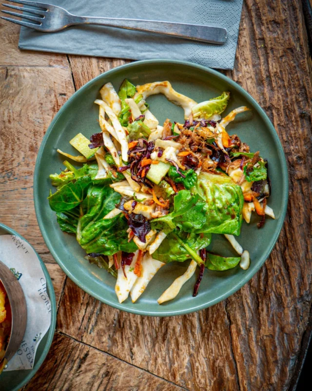 Summer on a plate ☀️
Crispy hoisin duck, crunchy cucumber, and toasted cashews. Light, vibrant, and full of flavour.
Dine al fresco on our patio this summer. Book your table today.

#TheChestnutHorse #VisitHampshire #Winchester #CountryPub