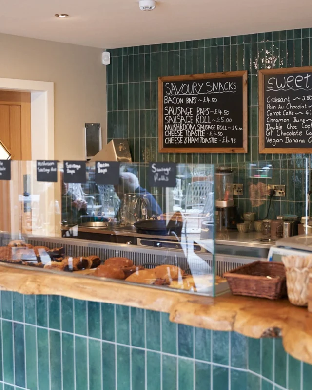 Croissants, toasties, sausage baps, oh my…

Your new favourite pit stop. Whether you’re stocking the pantry or popping in for a bite, our Village Shop & Deli is full of savoury snacks, sweet treats, and local favourites.

Have you visited yet?
 #TheChestnutHorse #VisitHampshire #Winchester #countrypub