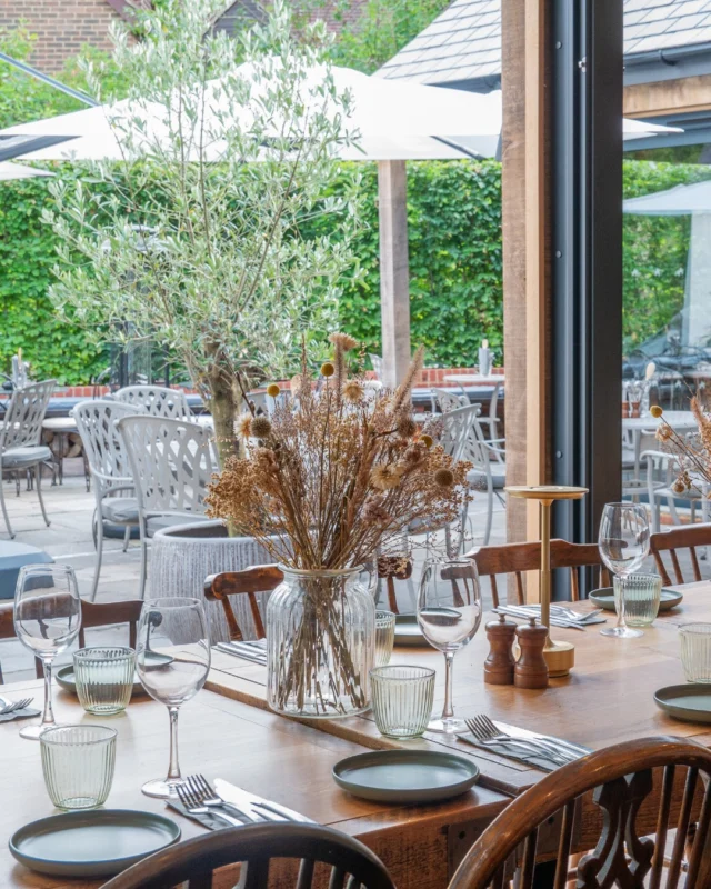 A space to celebrate, catch up, and make memories, whatever the occasion.🐴 🌿

Our private dining snug is the perfect spot to gather the people you love and raise a glass in style.
Big or small, every occasion feels special here.
Enquire now to book.

#TheChestnutHorse #VisitHampshire #Winchester #CountryPub
