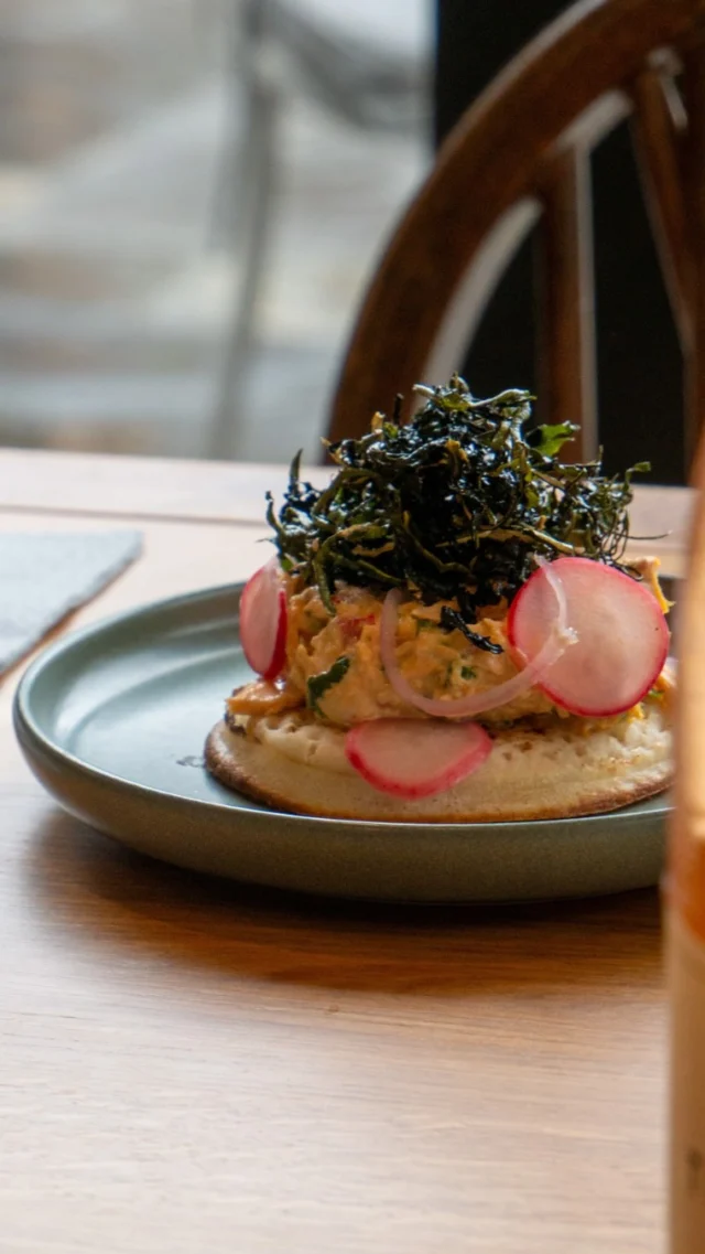 New season, new flavours 🍴
Our latest menu is here, packed with vibrant small plates, hearty pub classics, and bold, seasonal ingredients.

Book your table and come see (and taste) what’s new. 🌿 ☀️#TheChestnutHorse #VisitHampshire #Winchester #CountryPub