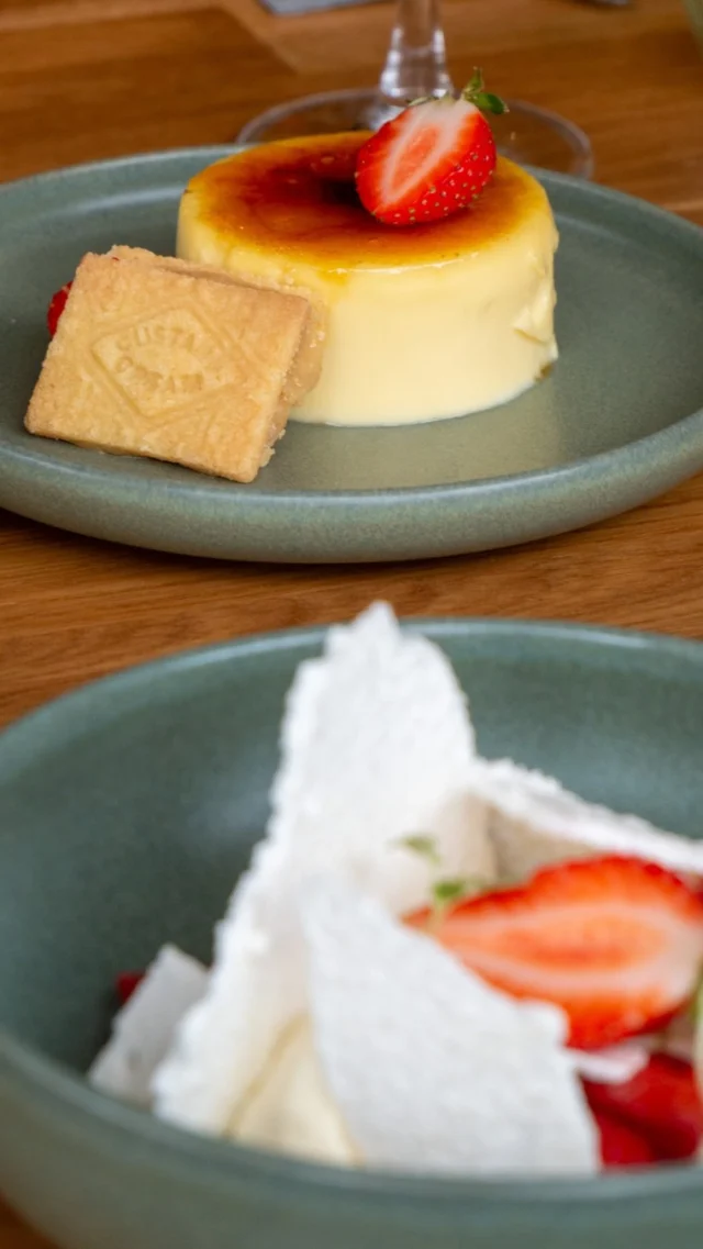 When the main’s over but you’re not ready to leave… 🍓 🍮 

Say yes to dessert. Always.

Two pub classics, made The Chestnut Horse way. Book your spot and dig in. 🌿

#TheChestnutHorse #VisitHampshire #Winchester #CountryPub
