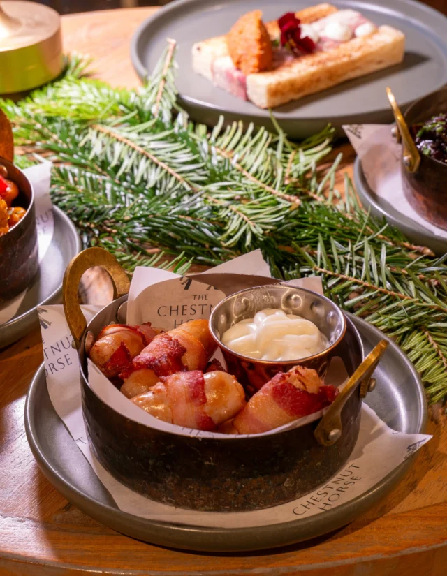 Christmas has landed at The Chestnut Horse! 🐴🎄

Taste the season with our brand-new Festive Menu.
Why wait? Book your table now and make your Christmas dinner come early!

#TheChestnutHorse #VisitHampshire #Winchester #CountryPub