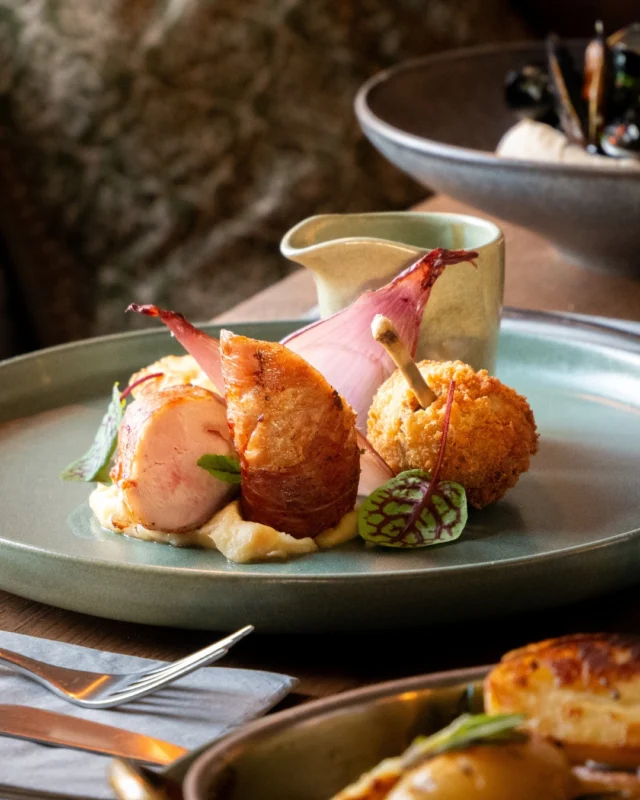 A favourite for a reason 🍴

Guinea fowl in three forms: a tender breast, a rich leg pie, and a perfectly crisp wing. Each one is carefully considered, each bringing its own depth of flavour.

Crafted, intentional, and worth sitting down for 👀🌿
#TheChestnutHorse #VisitHampshire #Winchester
