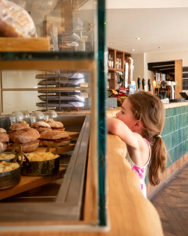 Choose from pastries, cooked breakfast rolls, fresh sandwiches, and cakes. ☀️🥐

Perfect for food on the go, picnic pick-ups or a little snack enjoyed in the sunshine of our garden this summer.

#TheChestnutHorse #VisitHampshire #Winchester